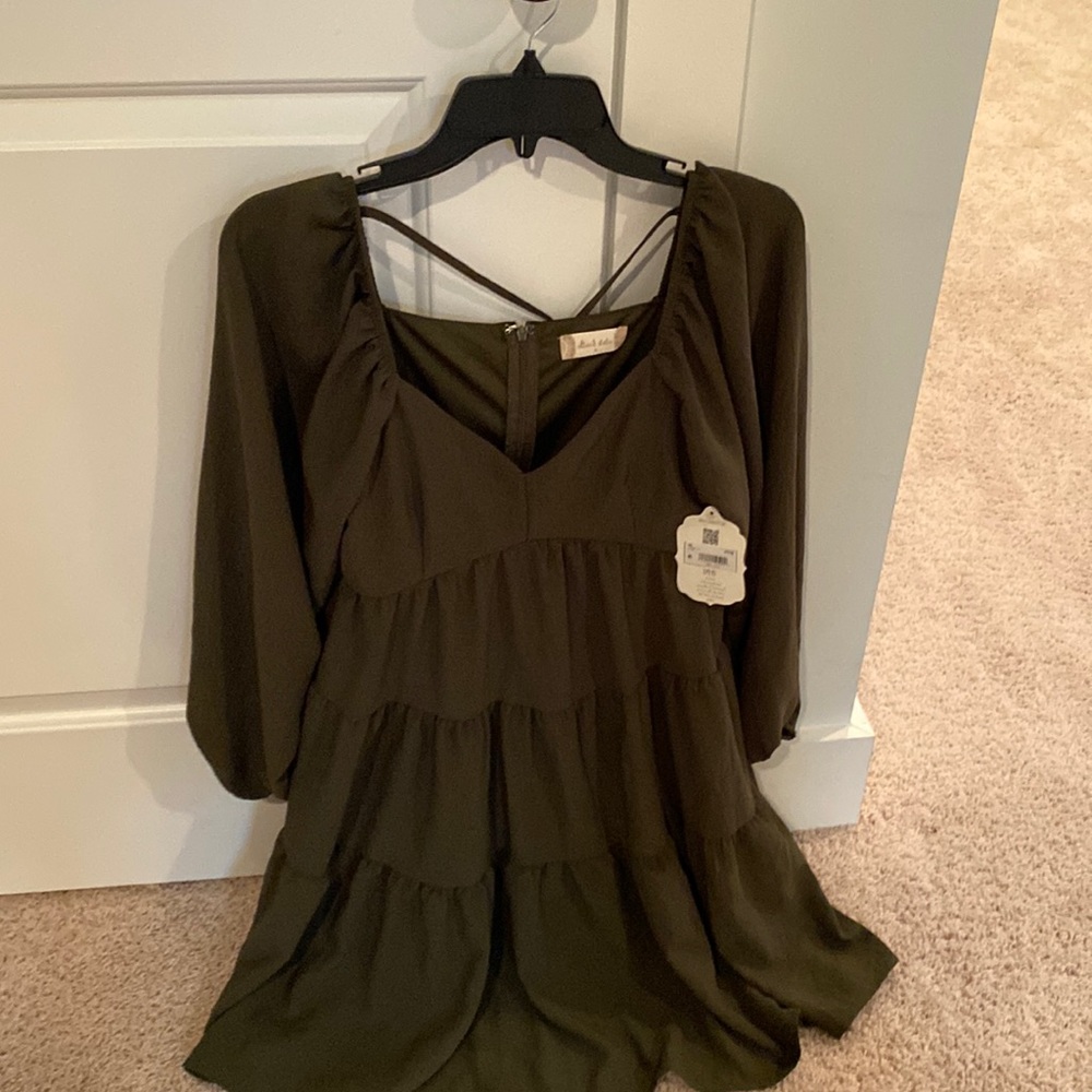 Hunter green with puff sleeve